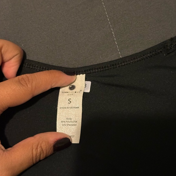 yogalicious black athletic t-shirt - Picture 3 of 3